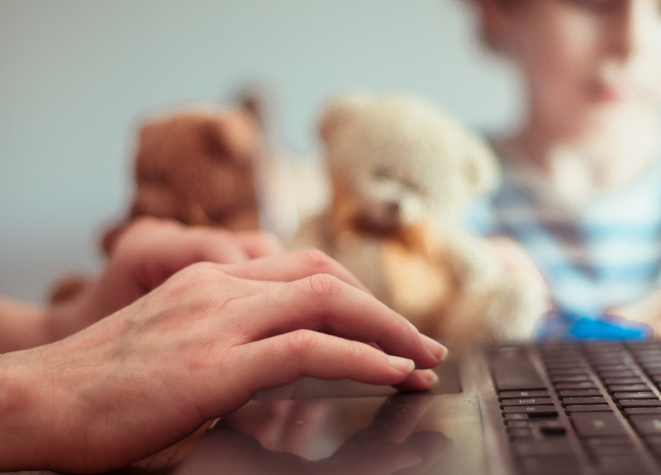 Motherhood Penality: la differenza di stipendio tra mamme e donne